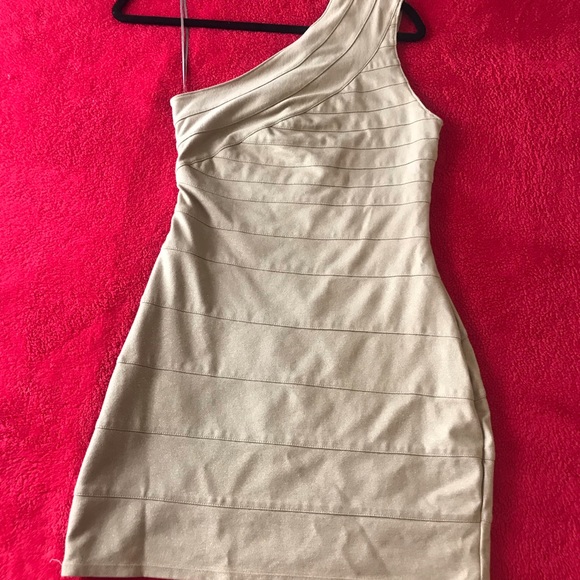 Express one shoulder dress - Picture 3 of 4